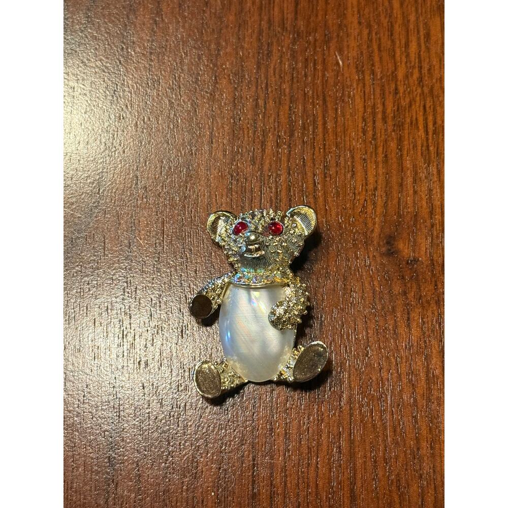 Vintage figural teddy bear "jelly belly" brooch
